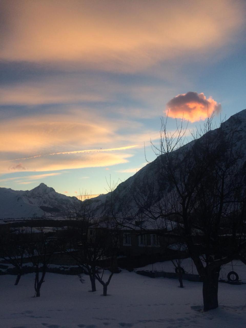 Dachi Inn Kazbegi Extérieur photo